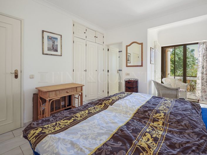 Image No.24-3 Bed Property for sale