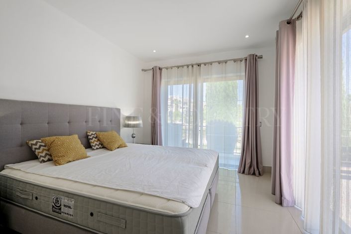 Image No.20-2 Bed Apartment for sale