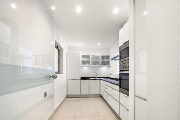Image No.8-2 Bed Apartment for sale