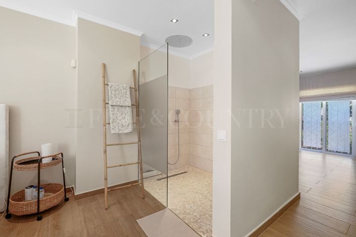 Image No.35-3 Bed Townhouse for sale
