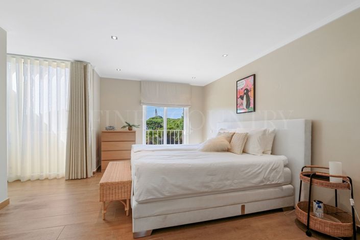 Image No.45-3 Bed Townhouse for sale