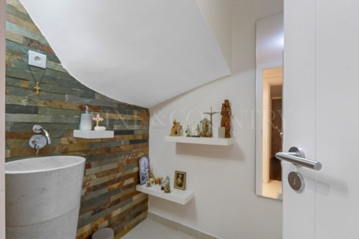 Image No.56-3 Bed Townhouse for sale