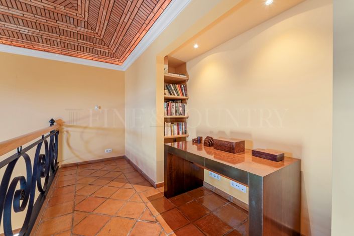 Image No.43-4 Bed Property for sale