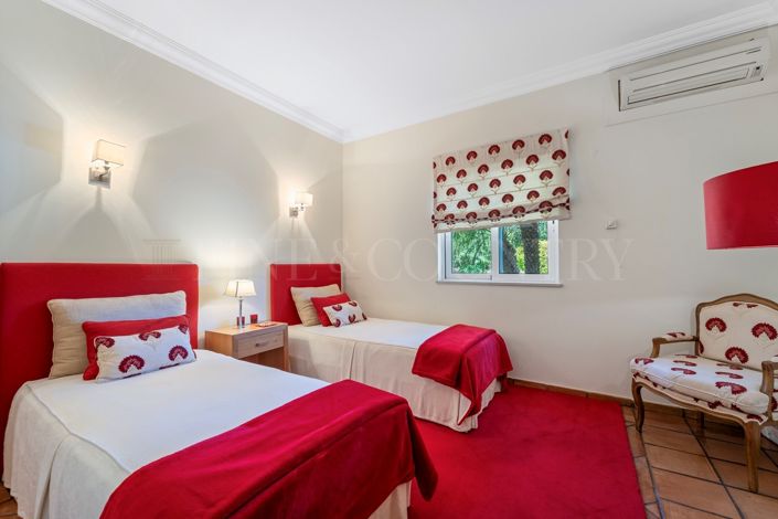Image No.46-4 Bed Property for sale