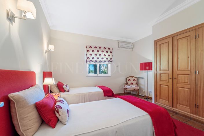 Image No.47-4 Bed Property for sale