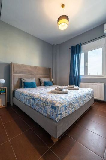 Image No.5-2 Bed House for sale