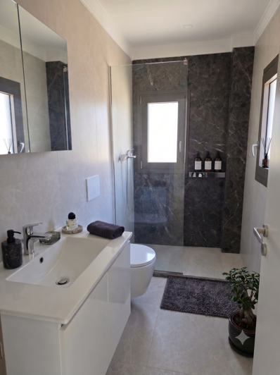 Image No.4-2 Bed House for sale