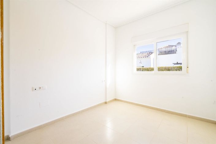 Image No.10-2 Bed Villa for sale