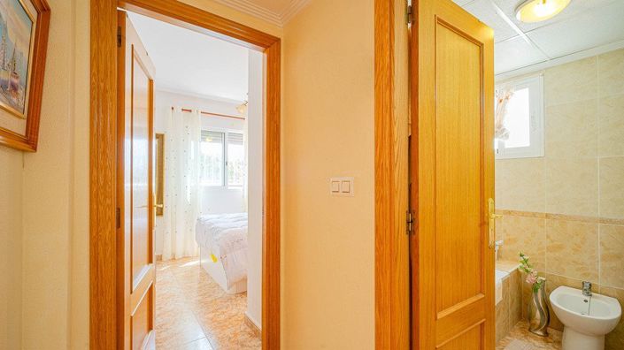 Image No.12-3 Bed Townhouse for sale