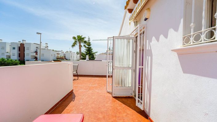 Image No.19-3 Bed Townhouse for sale