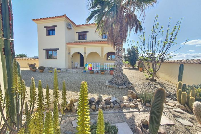 Image No.3-3 Bed Villa for sale