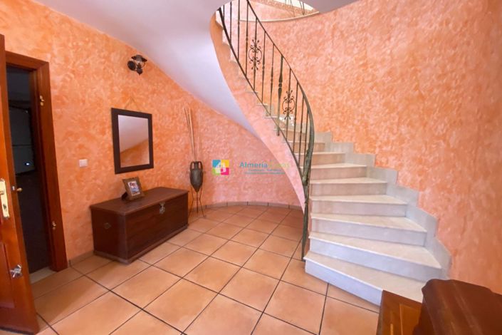 Image No.8-4 Bed Villa for sale