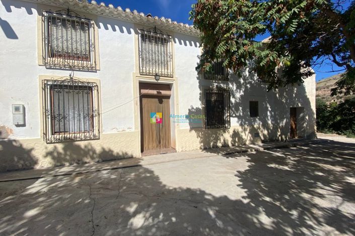 Image No.2-Casa de campo con 3 dormitorios en venta