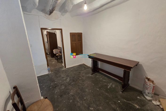 Image No.21-4 Bed Townhouse for sale