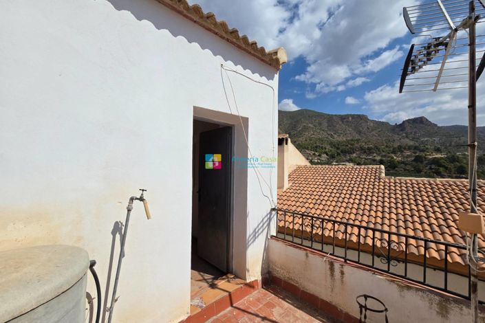 Image No.26-4 Bed Townhouse for sale