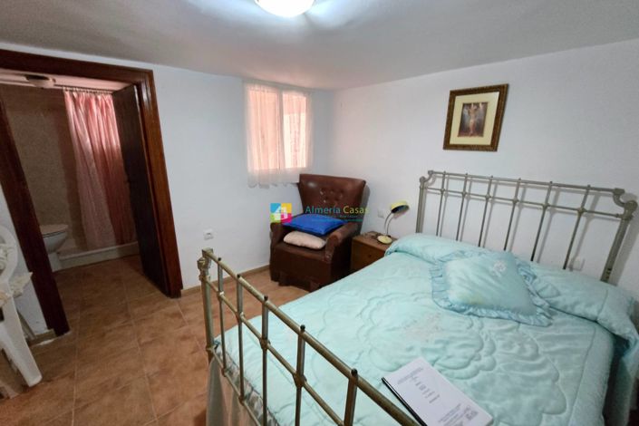 Image No.8-4 Bed Townhouse for sale