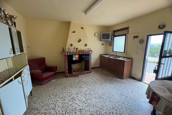 Image No.8-3 Bed Country House for sale