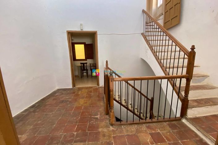 Image No.23-6 Bed Townhouse for sale