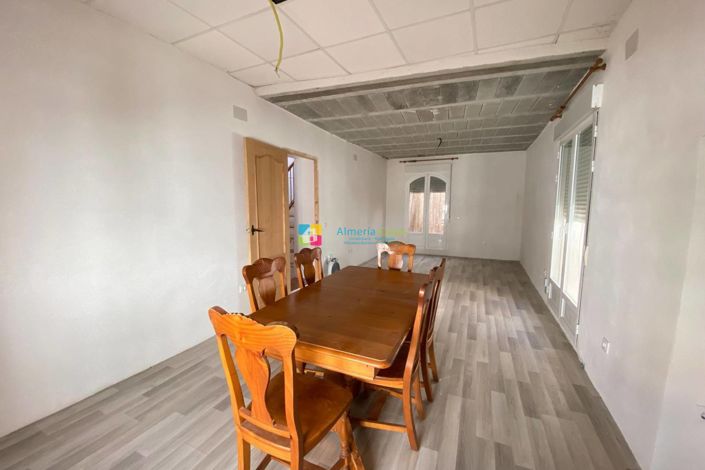 Image No.26-6 Bed Townhouse for sale