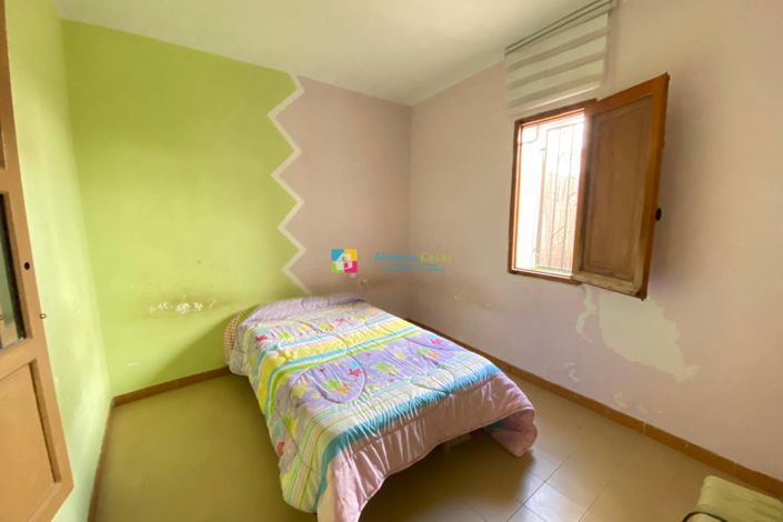 Image No.34-6 Bed Townhouse for sale