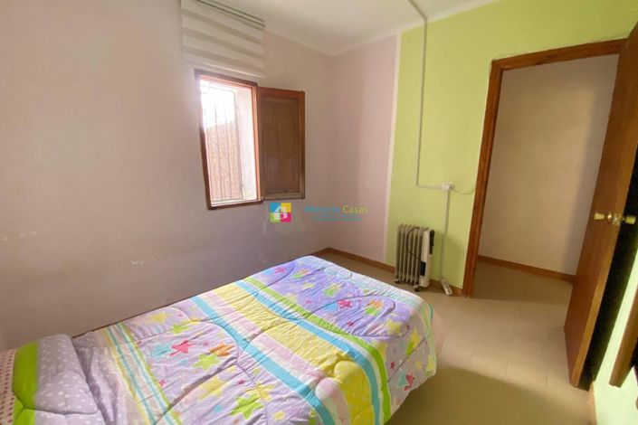 Image No.35-6 Bed Townhouse for sale