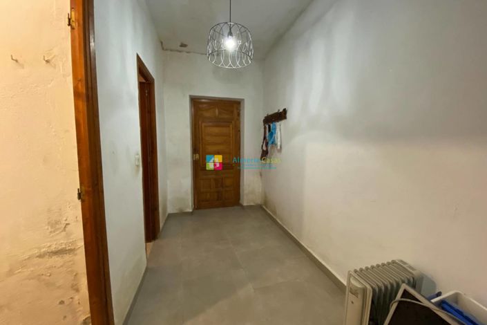 Image No.4-6 Bed Townhouse for sale