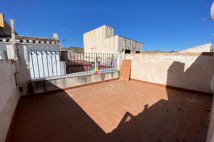 Image No.43-6 Bed Townhouse for sale