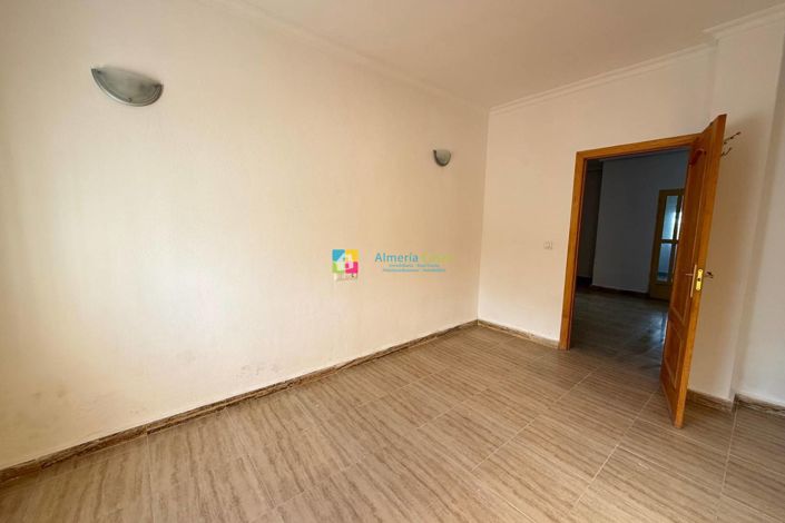 Image No.28-5 Bed Villa for sale