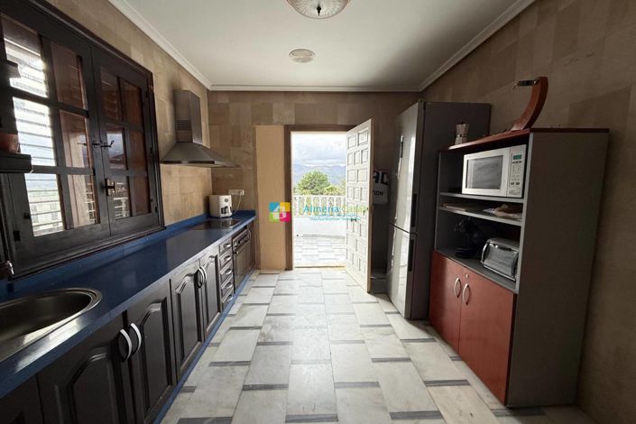 Image No.7-5 Bed Villa for sale