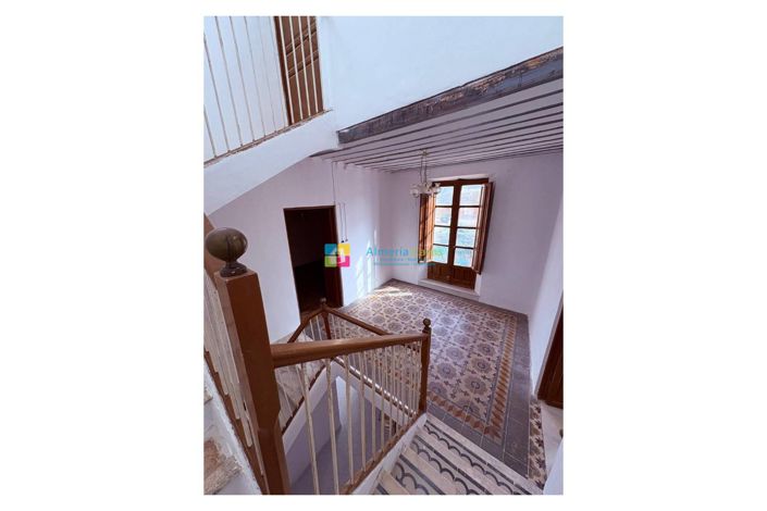 Image No.30-6 Bed Townhouse for sale