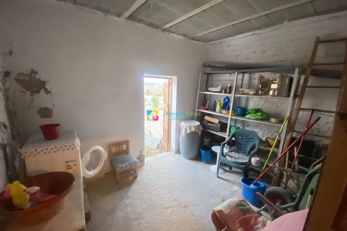 Image No.11-4 Bed Townhouse for sale