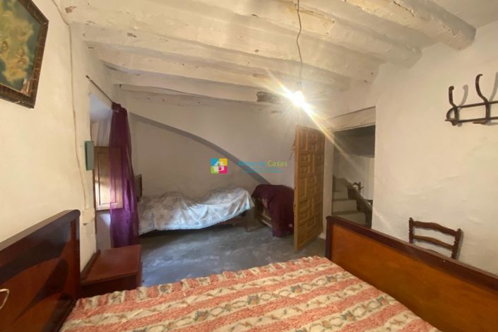 Image No.22-4 Bed Townhouse for sale