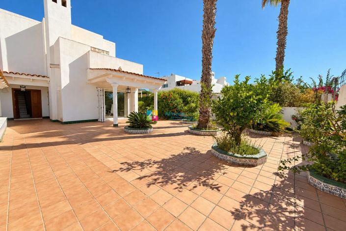 Image No.2-Villa con 3 dormitorios en venta