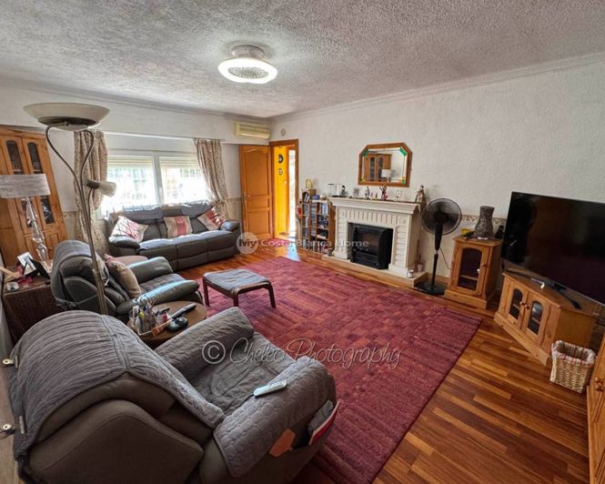 Image No.3-4 Bed Country House for sale