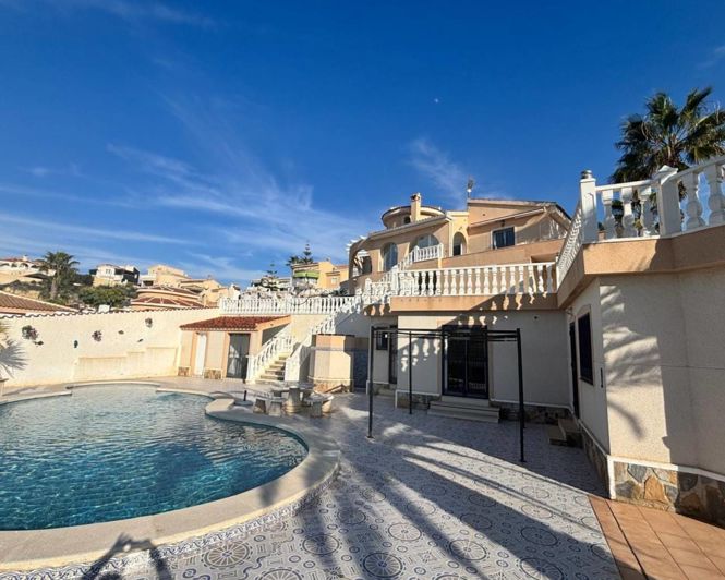 Image No.16-5 Bed Property for sale