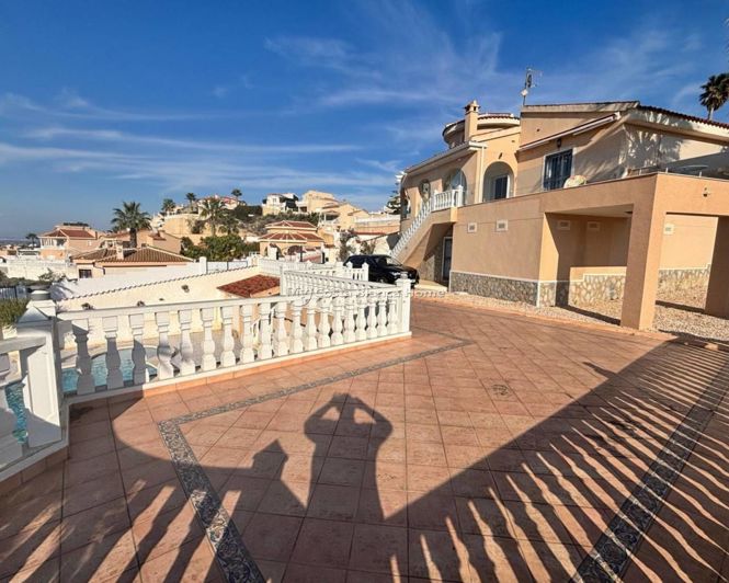 Image No.24-5 Bed Property for sale