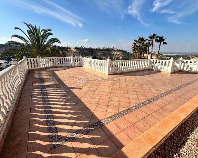 Image No.27-5 Bed Property for sale