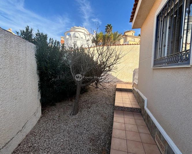 Image No.34-5 Bed Property for sale
