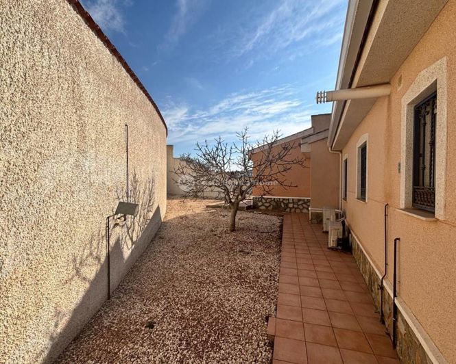 Image No.35-5 Bed Property for sale