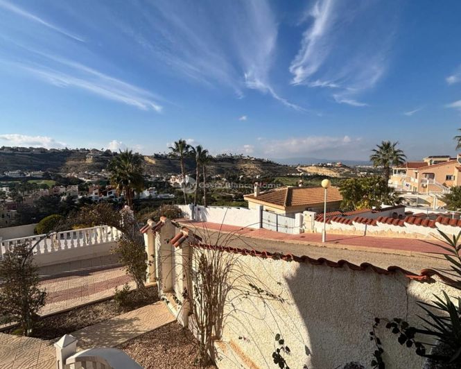 Image No.38-5 Bed Property for sale