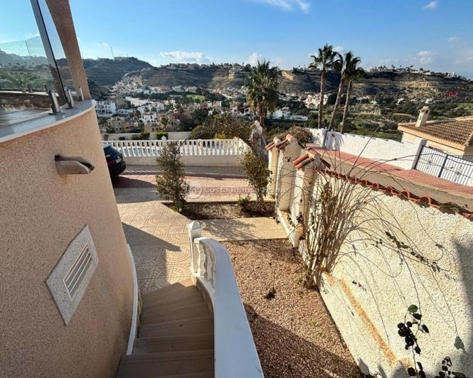 Image No.39-5 Bed Property for sale