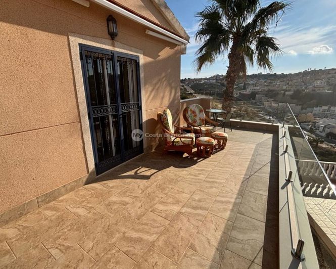 Image No.41-5 Bed Property for sale