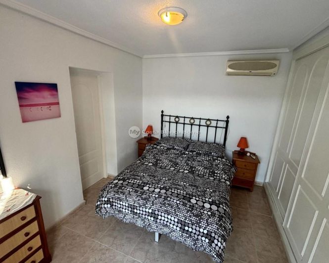 Image No.9-5 Bed Property for sale