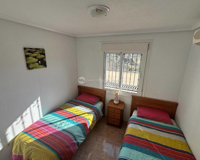 Image No.12-5 Bed Property for sale