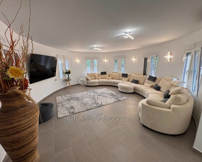 Image No.3-8 Bed Villa for sale