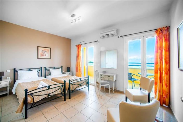 Image No.12-3 Bed Villa for sale