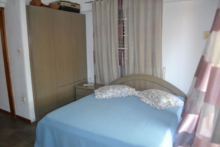 Image No.14-4 Bed Maisonette for sale