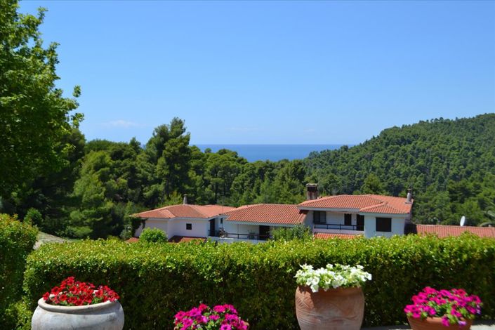 Image No.16-4 Bed Maisonette for sale