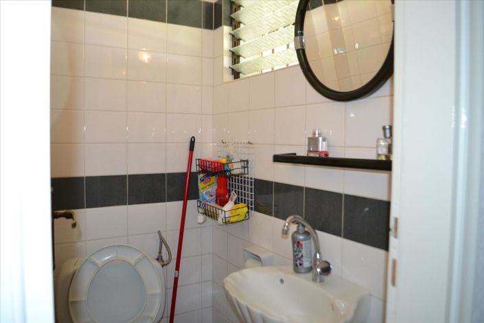 Image No.9-4 Bed Maisonette for sale