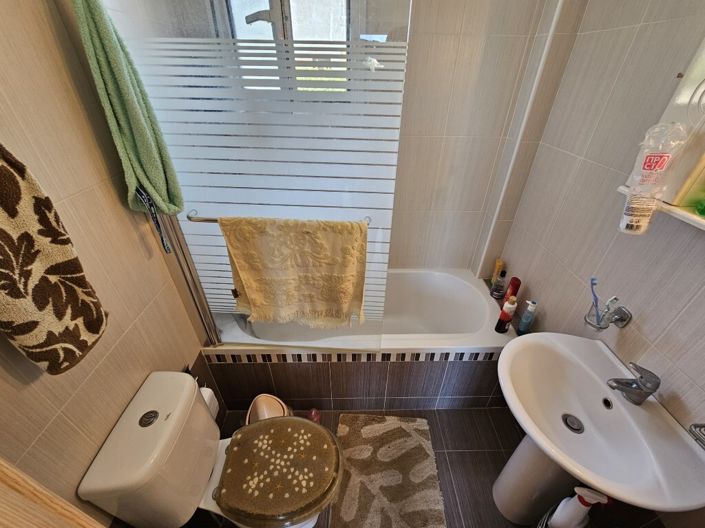 Image No.23-2 Bed Property for sale